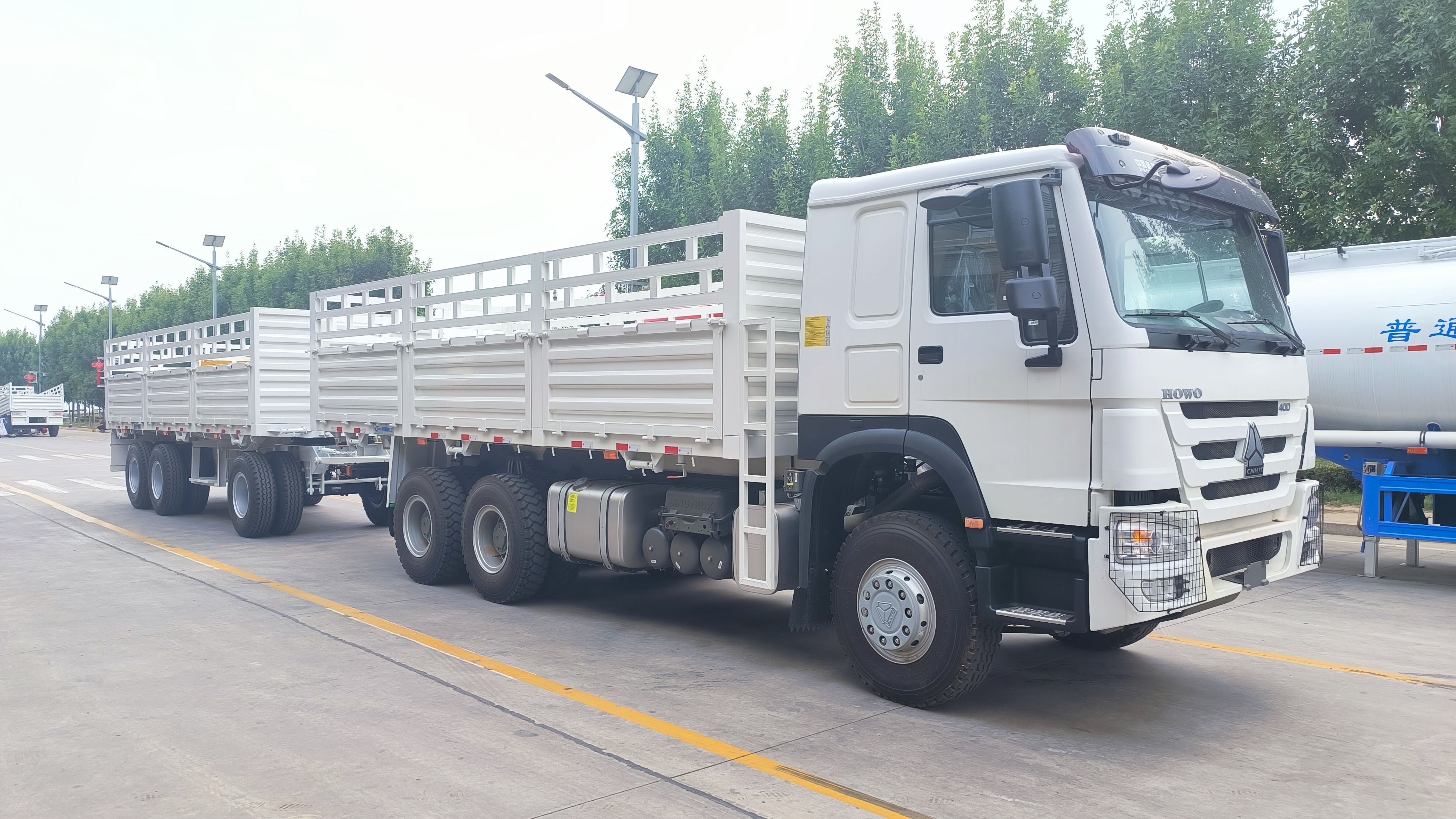 HOWO 7 6X4 CAMION FOURGON